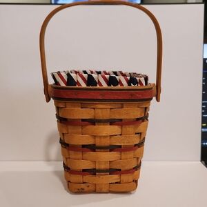 1995 Longaberger All American Handwoven Basket  Lining: Fabric And Clear Plastic